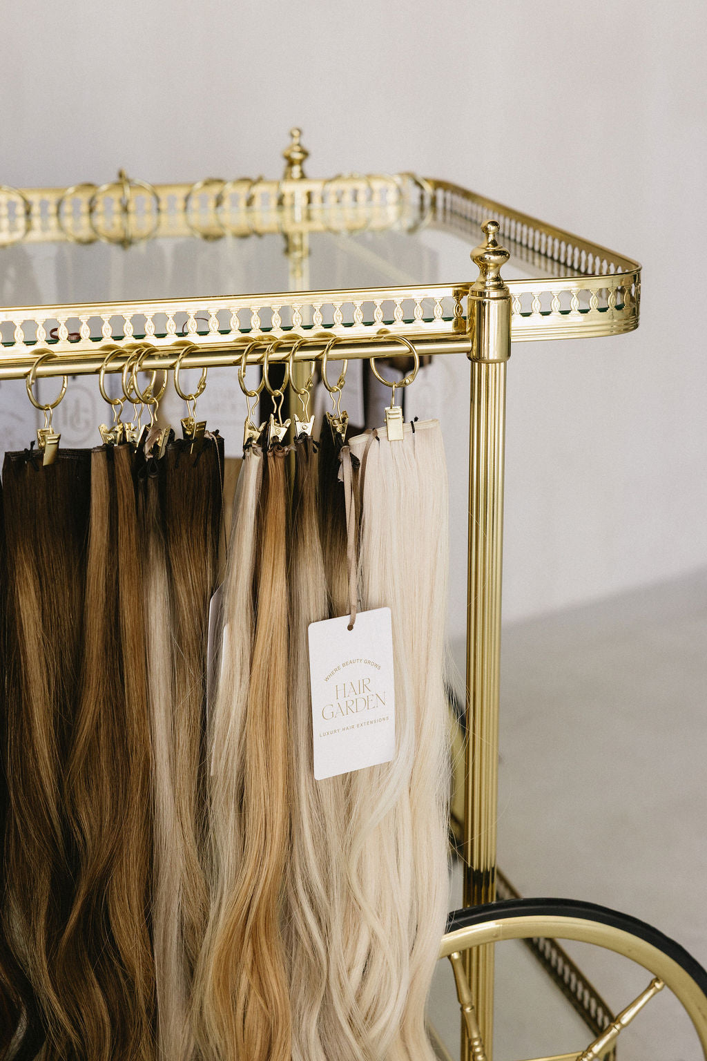 Hand-tied wefts